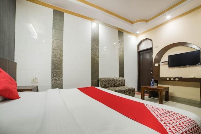 Viraat Hotel 3*